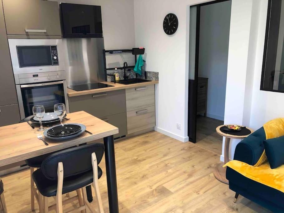 Maisonnette Avec Terrasse Argences 외부 사진